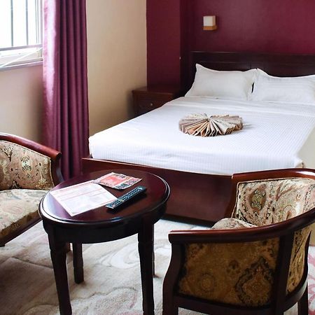 Diamonds Hotel Kampala Zewnętrze zdjęcie