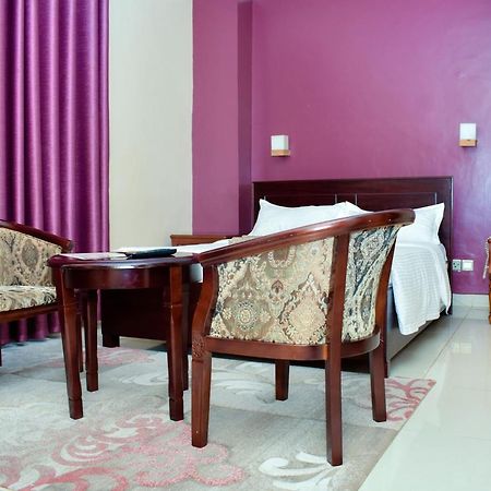Diamonds Hotel Kampala Zewnętrze zdjęcie