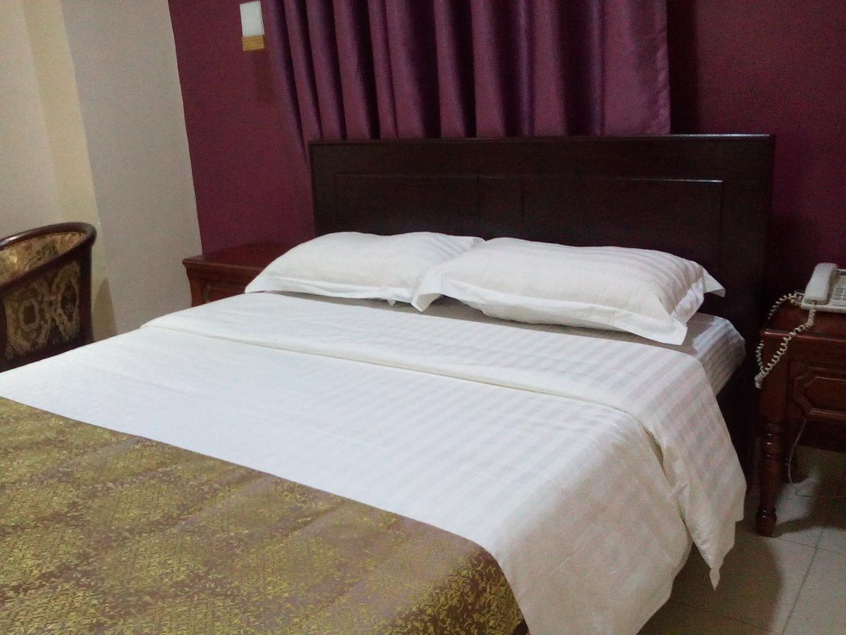 Diamonds Hotel Kampala Zewnętrze zdjęcie