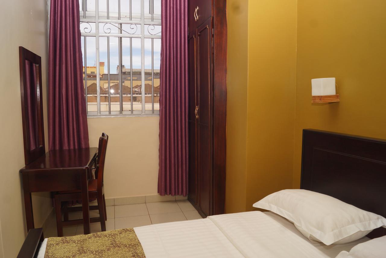 Diamonds Hotel Kampala Zewnętrze zdjęcie