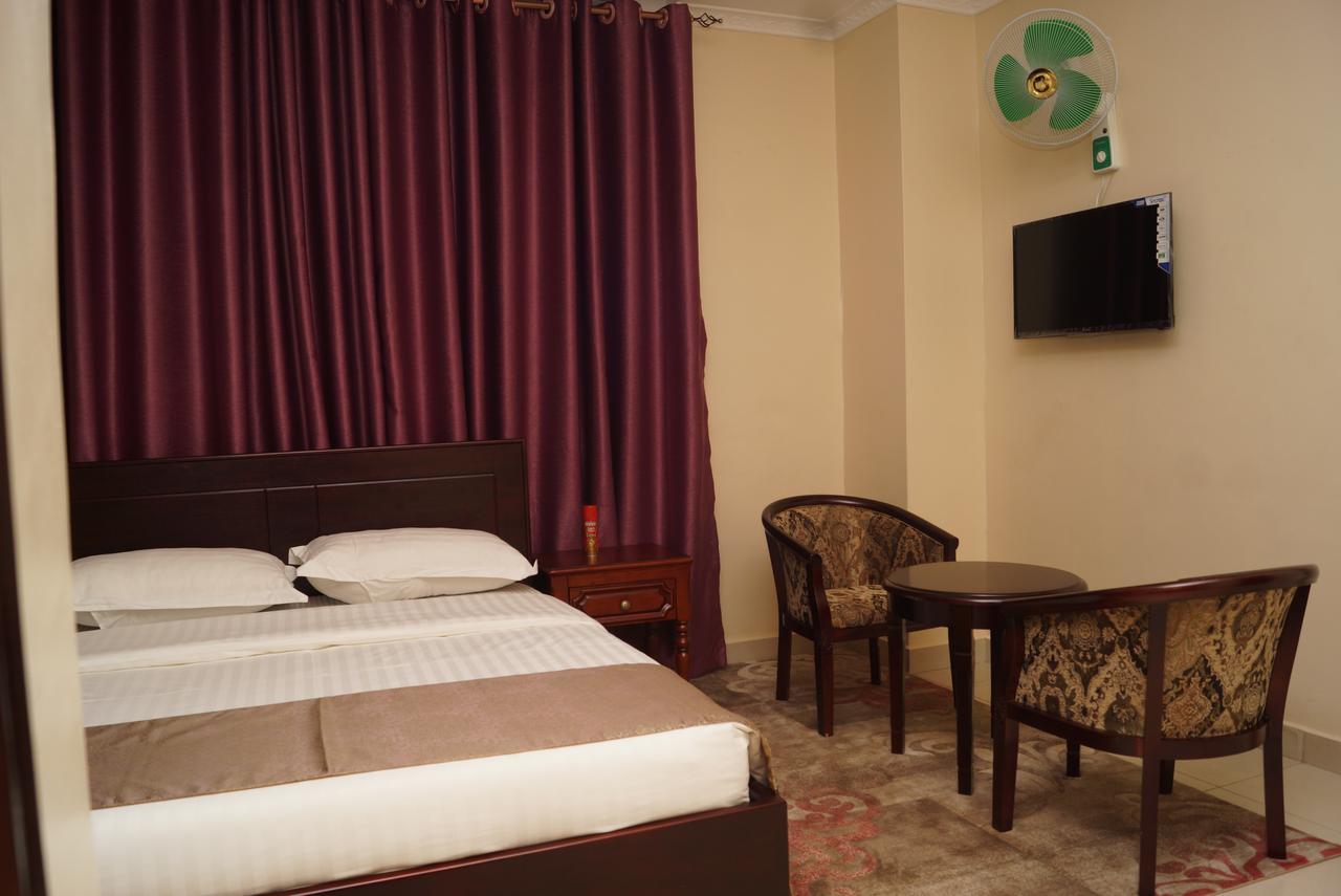 Diamonds Hotel Kampala Zewnętrze zdjęcie