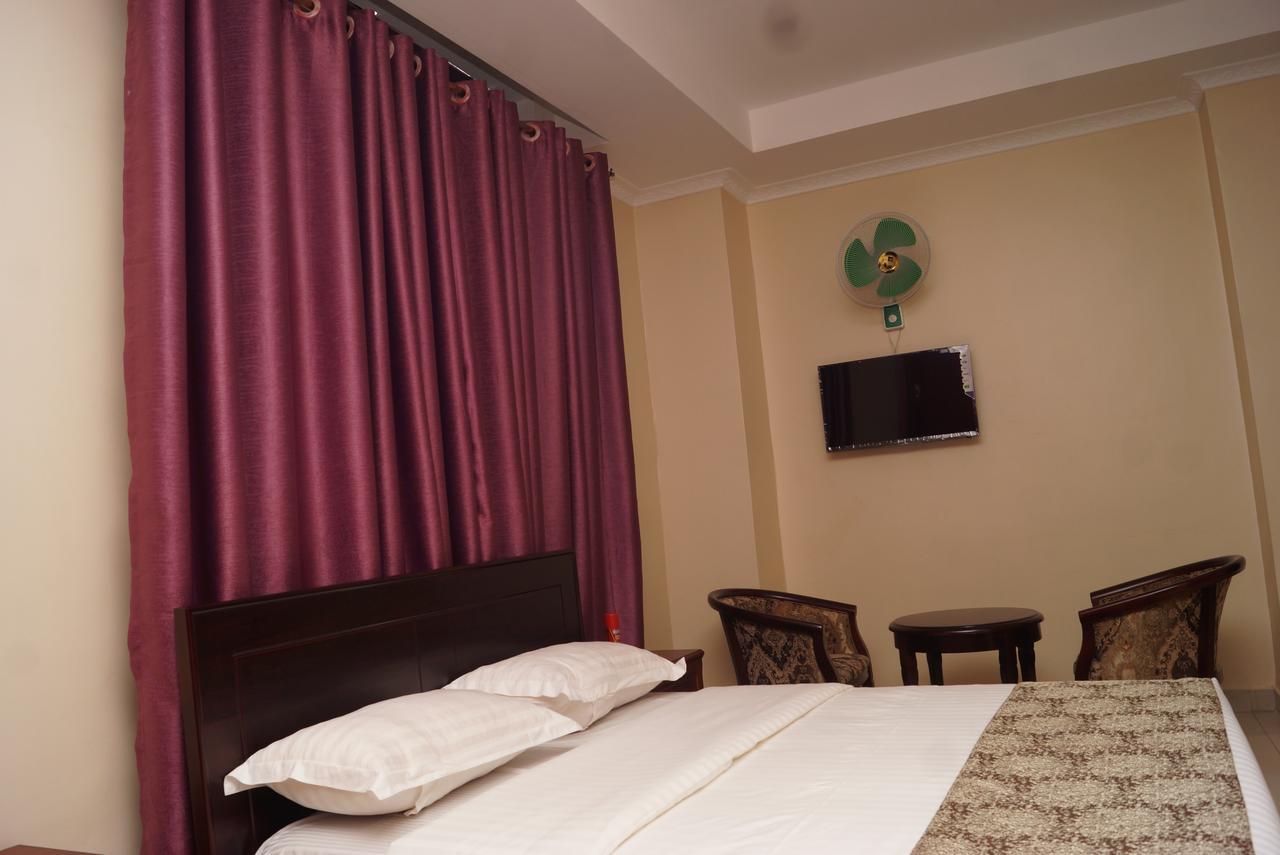Diamonds Hotel Kampala Zewnętrze zdjęcie