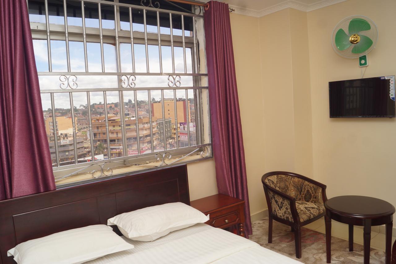 Diamonds Hotel Kampala Zewnętrze zdjęcie
