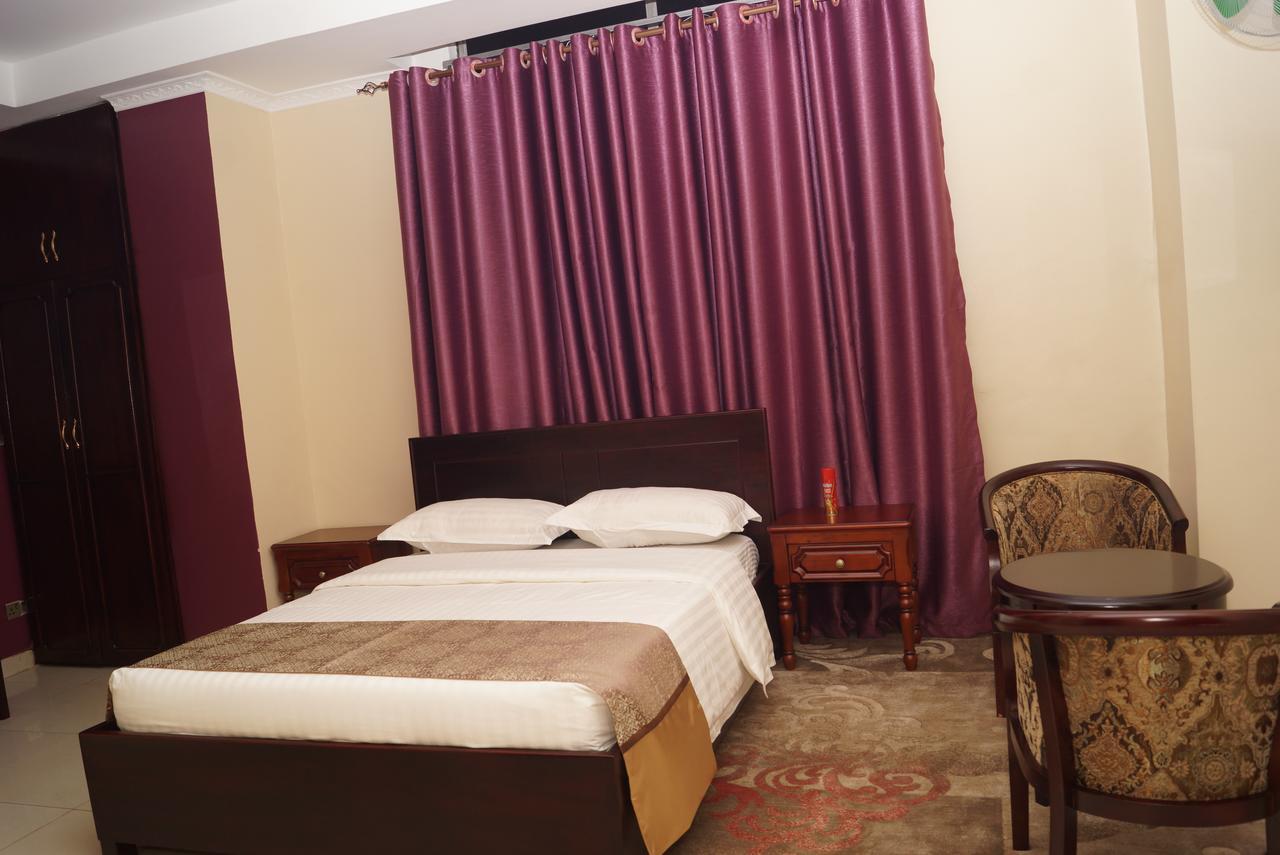 Diamonds Hotel Kampala Zewnętrze zdjęcie