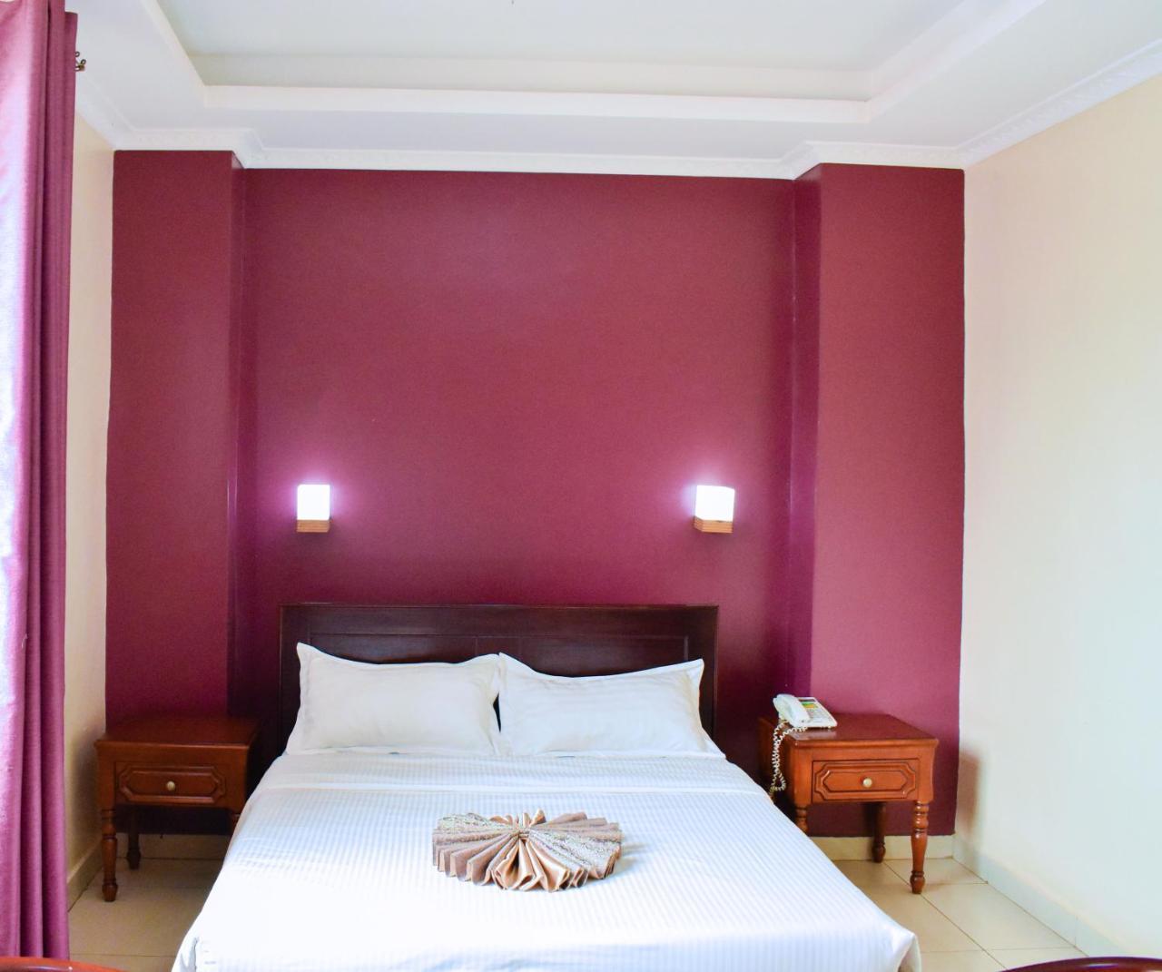Diamonds Hotel Kampala Zewnętrze zdjęcie