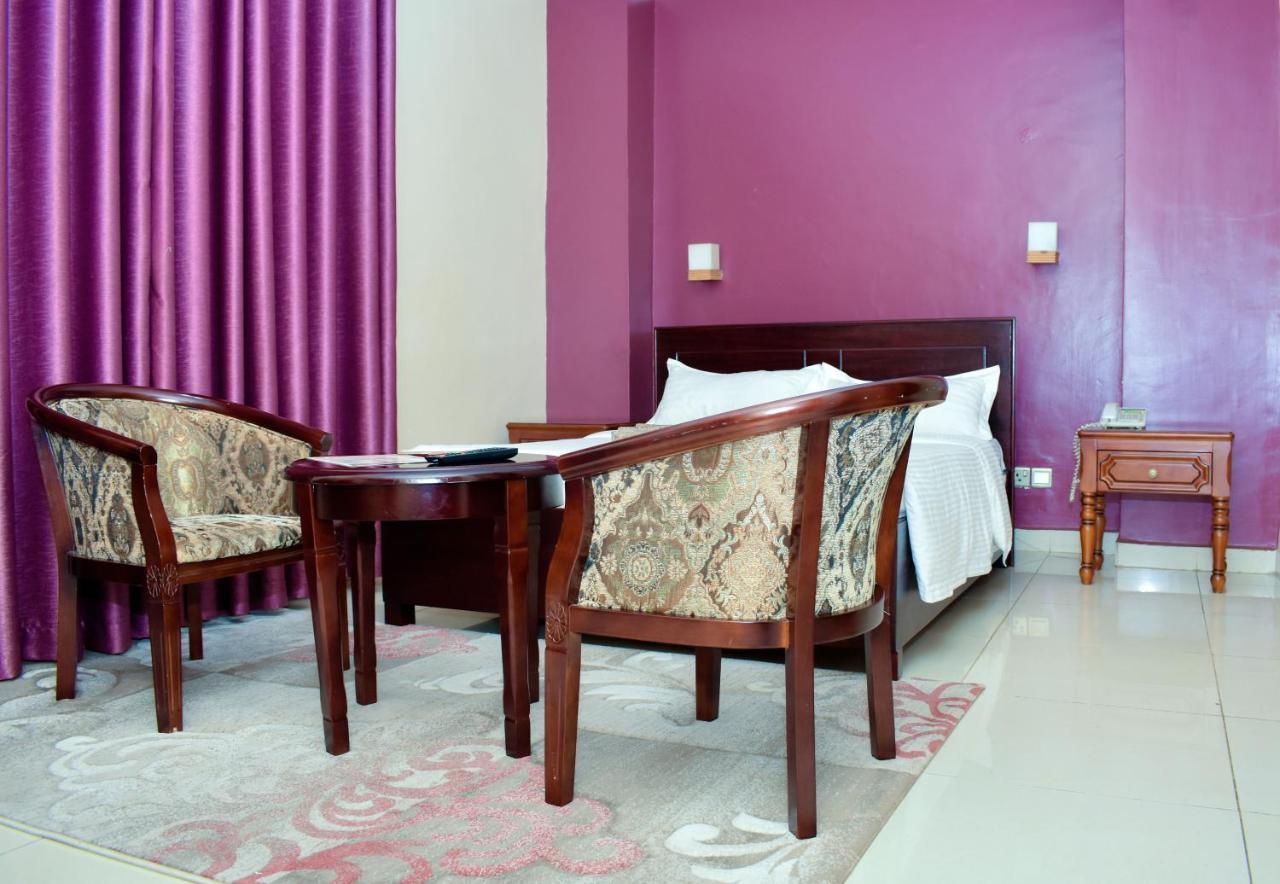 Diamonds Hotel Kampala Zewnętrze zdjęcie