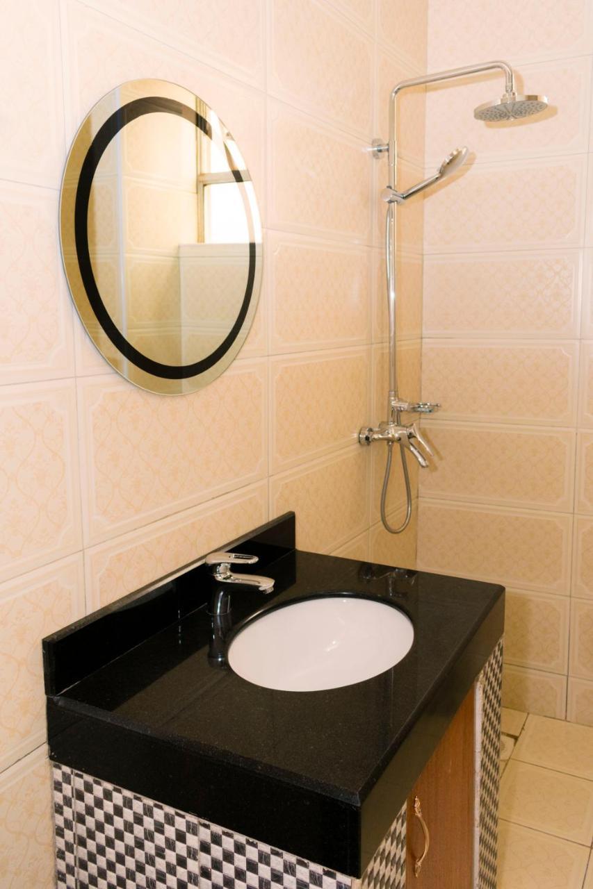 Diamonds Hotel Kampala Zewnętrze zdjęcie